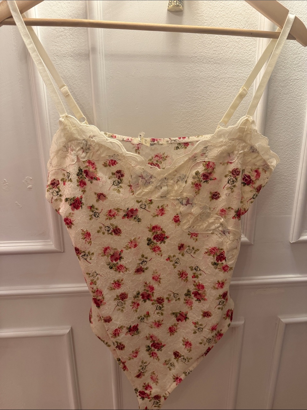 Floral Lace-Trim Cream Camisole Bodysuit - Women